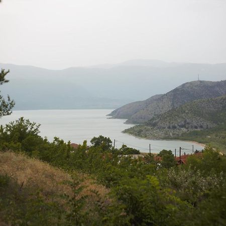 Countryside Cottage With Garden & Lake View Peraia  Bagian luar foto