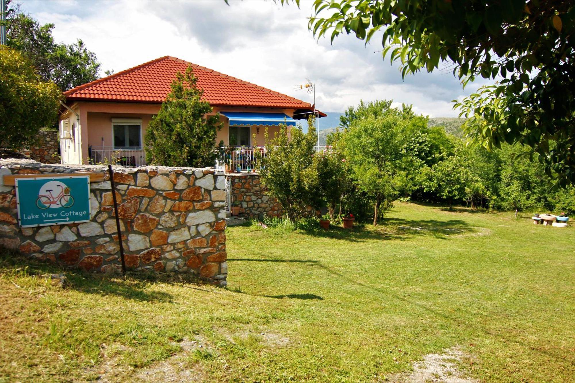 Countryside Cottage With Garden & Lake View Peraia  Bagian luar foto